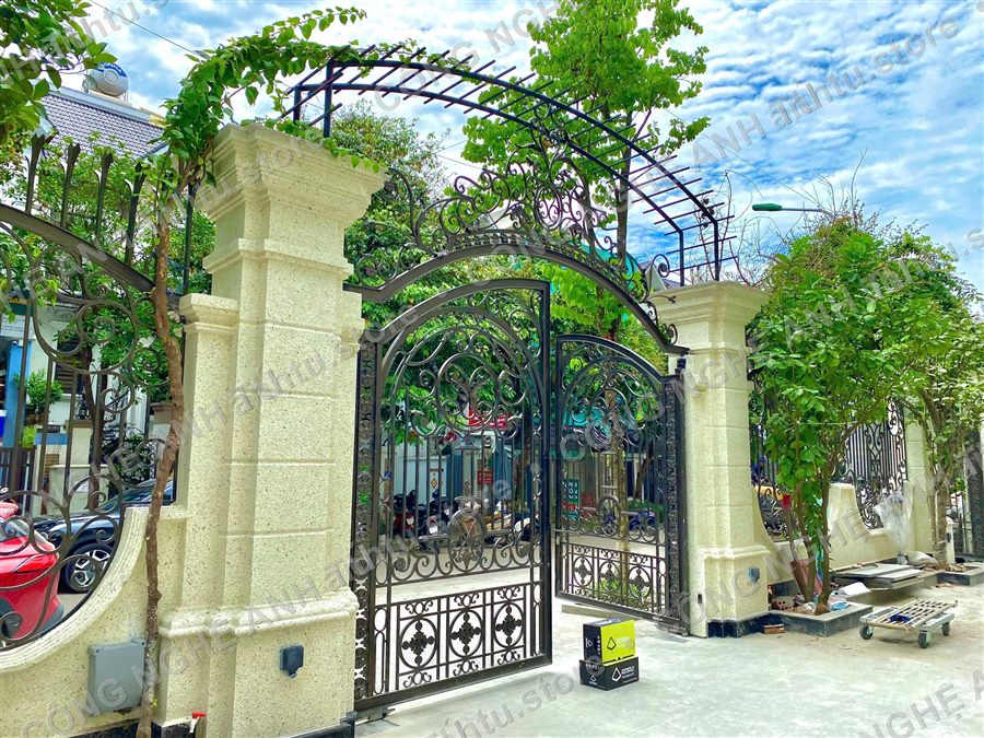 Cổng tự động biệt thự sân vườn — Công Nghệ Anh Tú